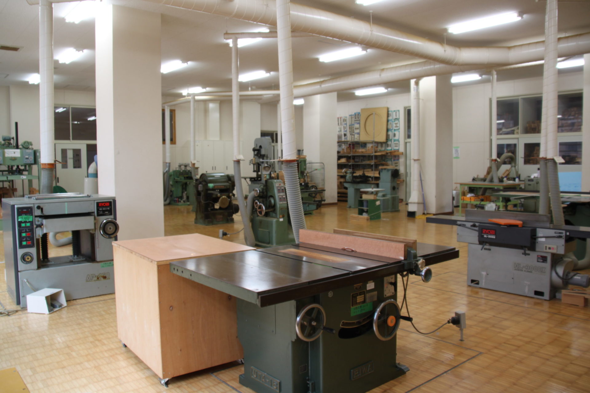 木工機械実習室